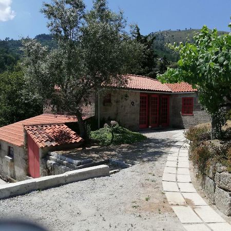 Casa Do Silverio Santa Cruz do Douro Luaran gambar